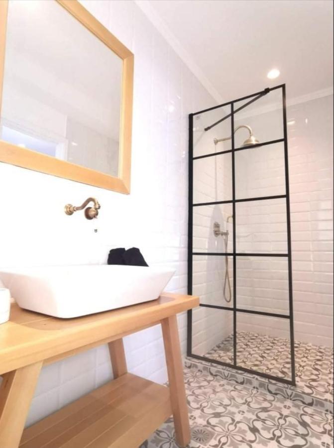 The Lighthouse Sunset View Suites อาโกรตีรี ภายนอก รูปภาพ